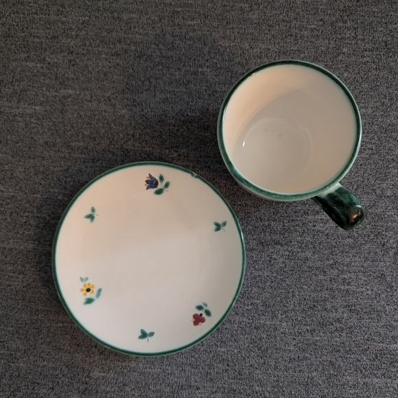 Gmundner Keramik Scattered Flowers/Streublumen Cup & Saucer, VG - Picture 2 of 6